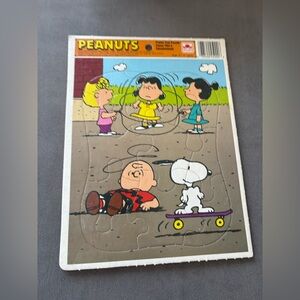 Vintage Peanuts Charlie Brown Lucy Snoopy Sally Golden Frame-Tray 12 pc Puzzle